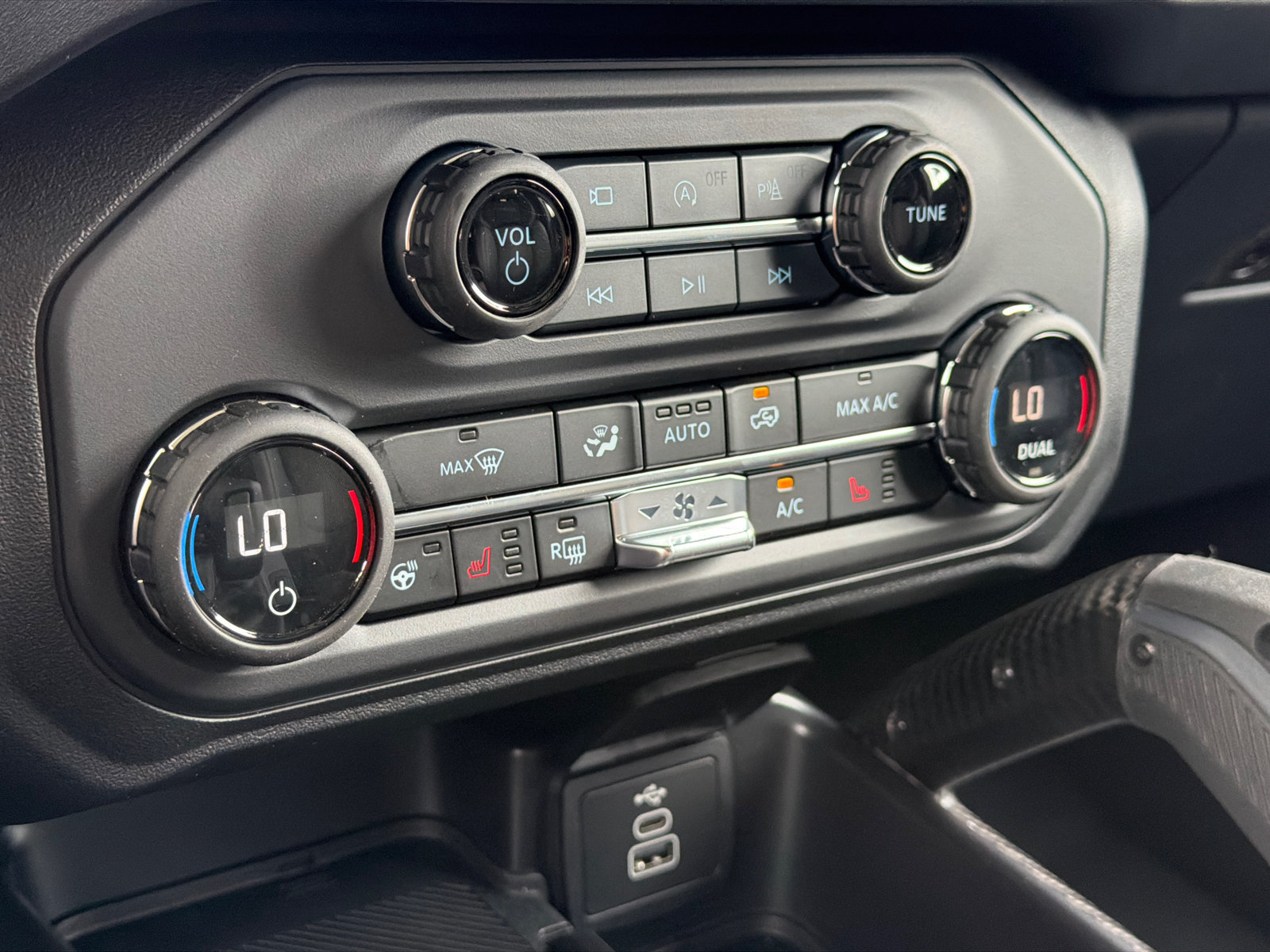 New 2026 Ford Bronco Raptor AWD/4WD image 30