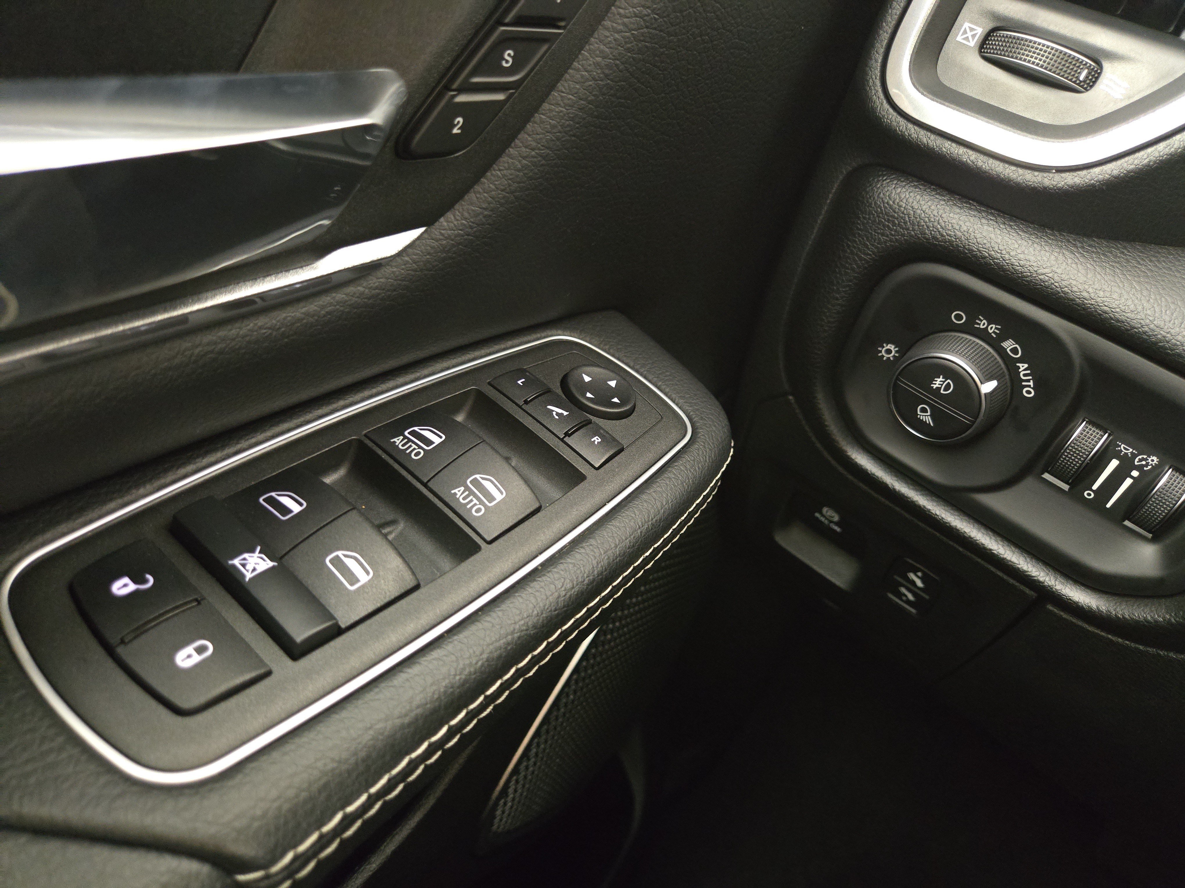 Used 2023 RAM 1500 Laramie AWD/4WD image 32