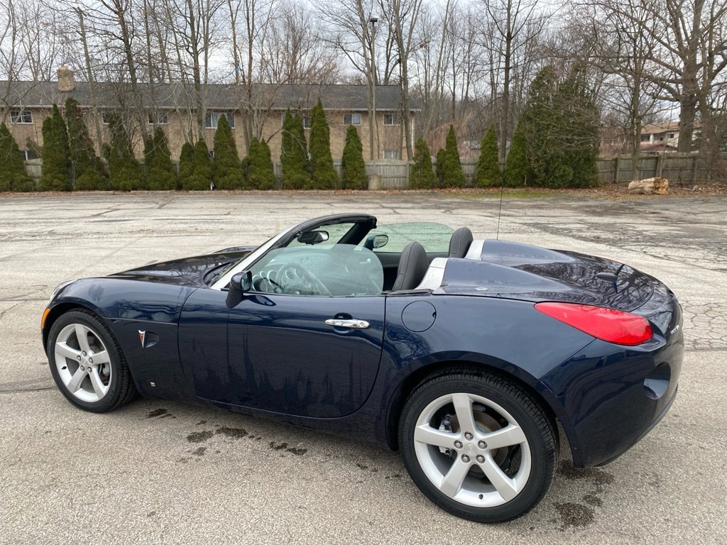 Used 2006 Pontiac Solstice Convertible w/ Premium Package image 9