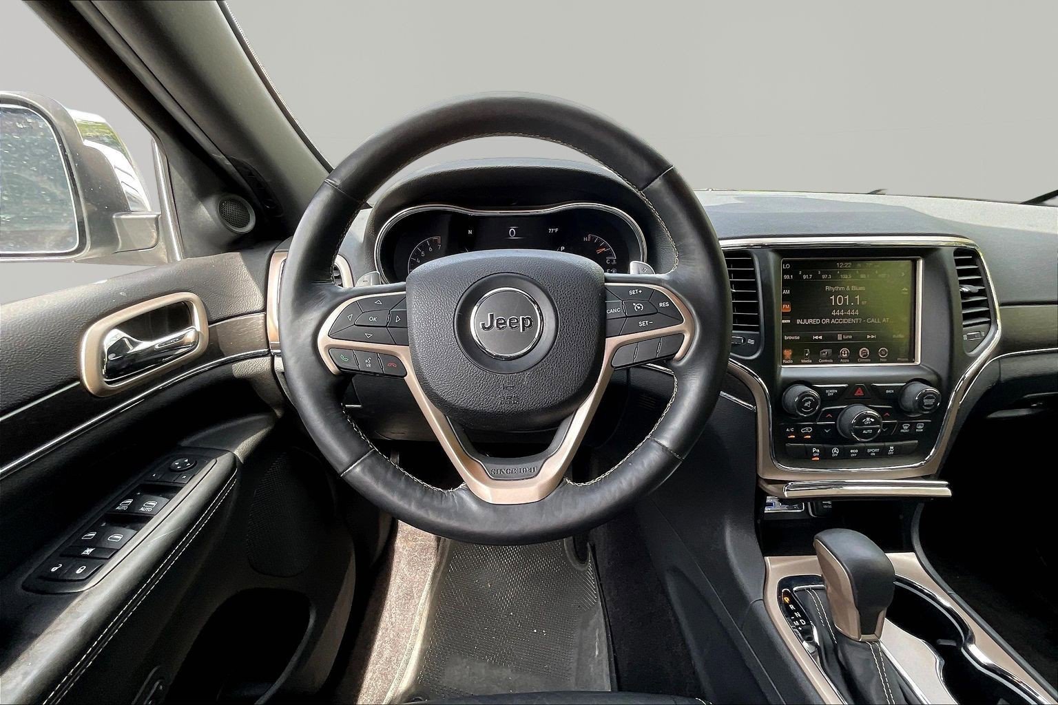 Used 2016 Jeep Grand Cherokee Limited AWD/4WD image 8