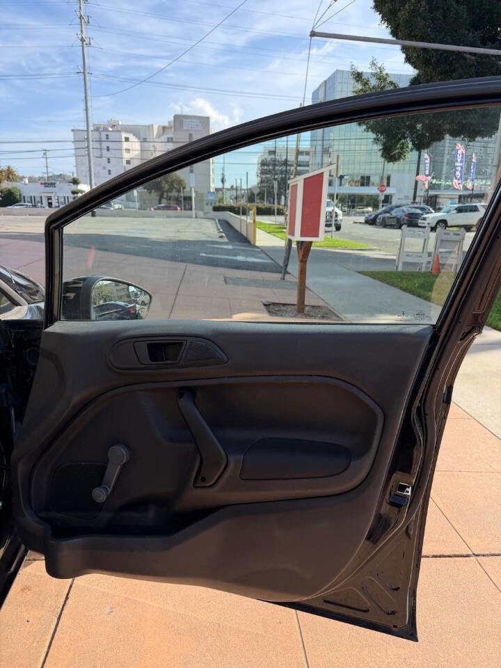 Used 2016 Ford Fiesta S image 24