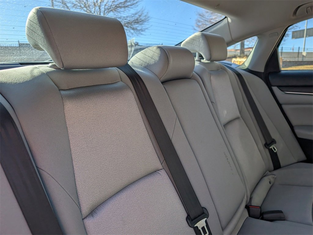 Used 2019 Honda Accord EX image 19