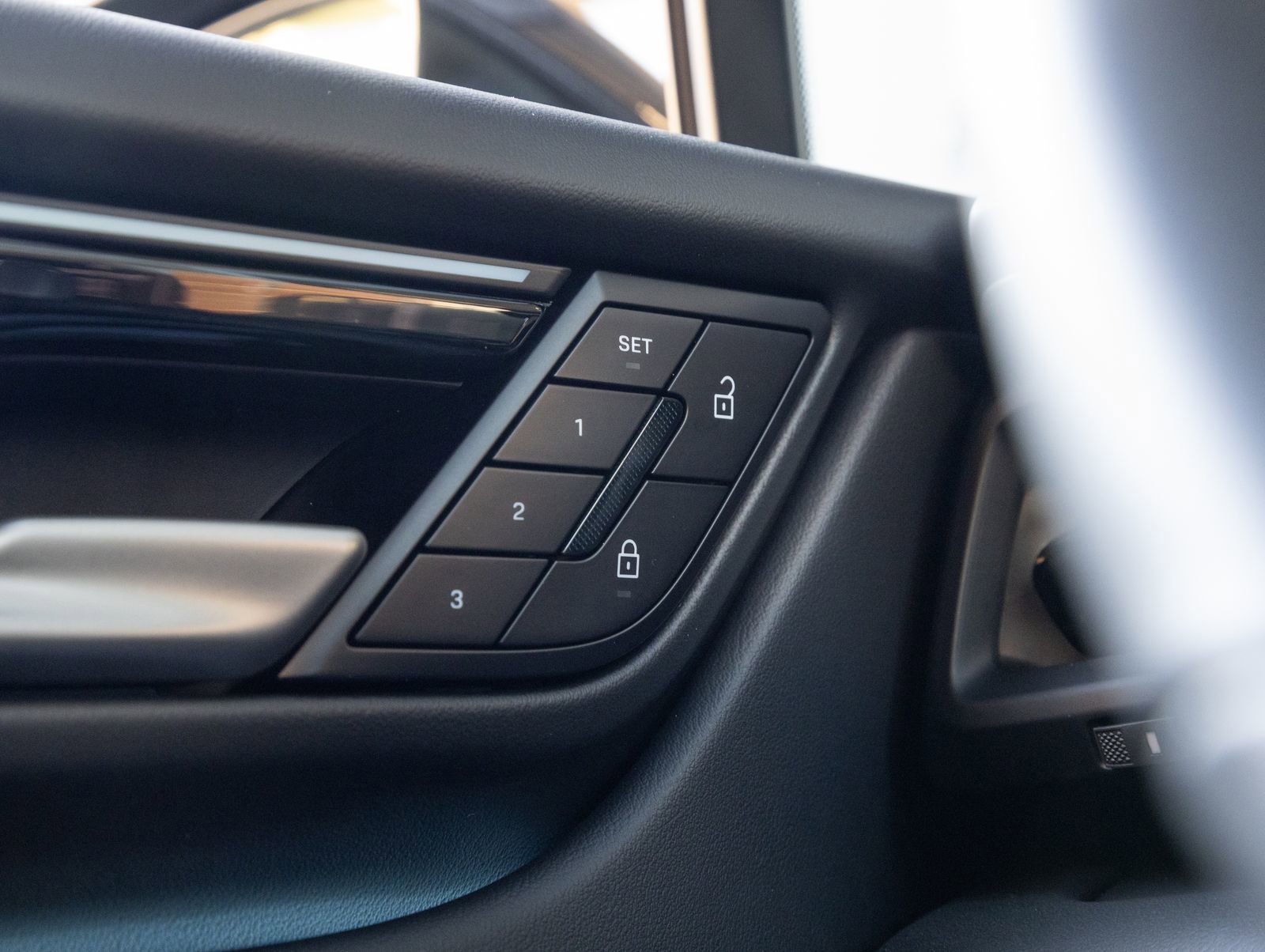 Certified 2026 Porsche Macan 4 Electric AWD/4WD image 19