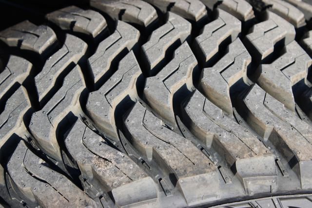 Used 2018 Jeep Wrangler Unlimited Sport w/ Connectivity Group image 16