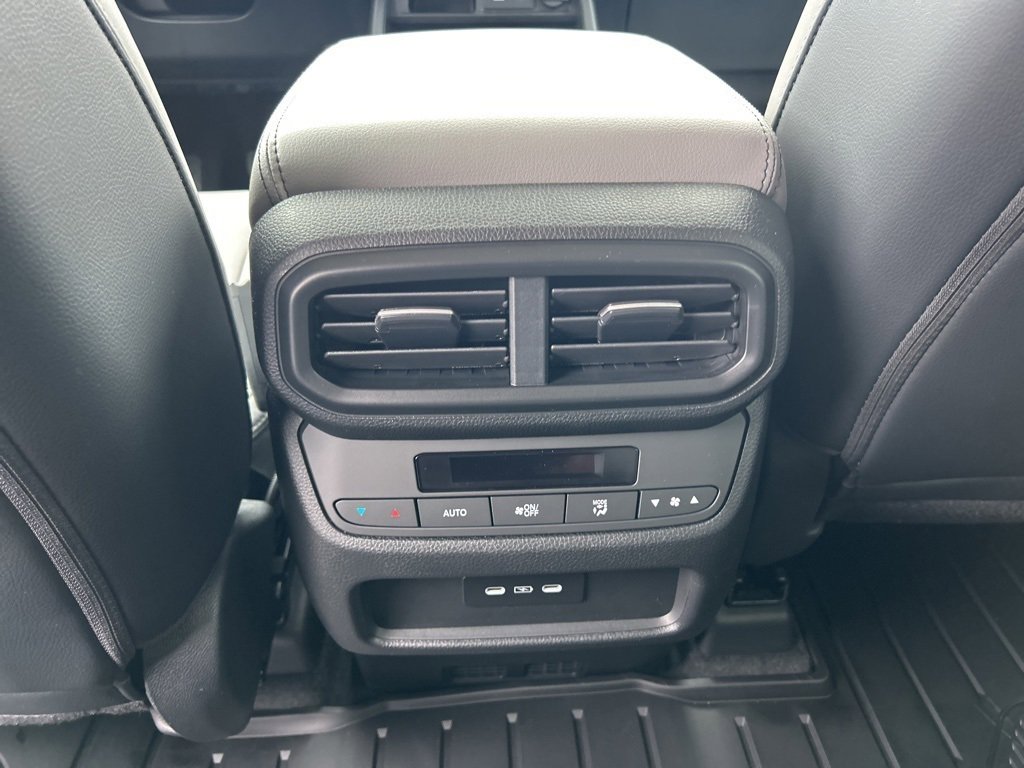 New 2025 Honda Pilot Touring image 22