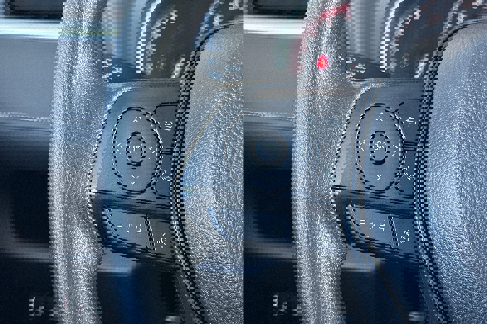 New 2025 Toyota RAV4 XLE image 28