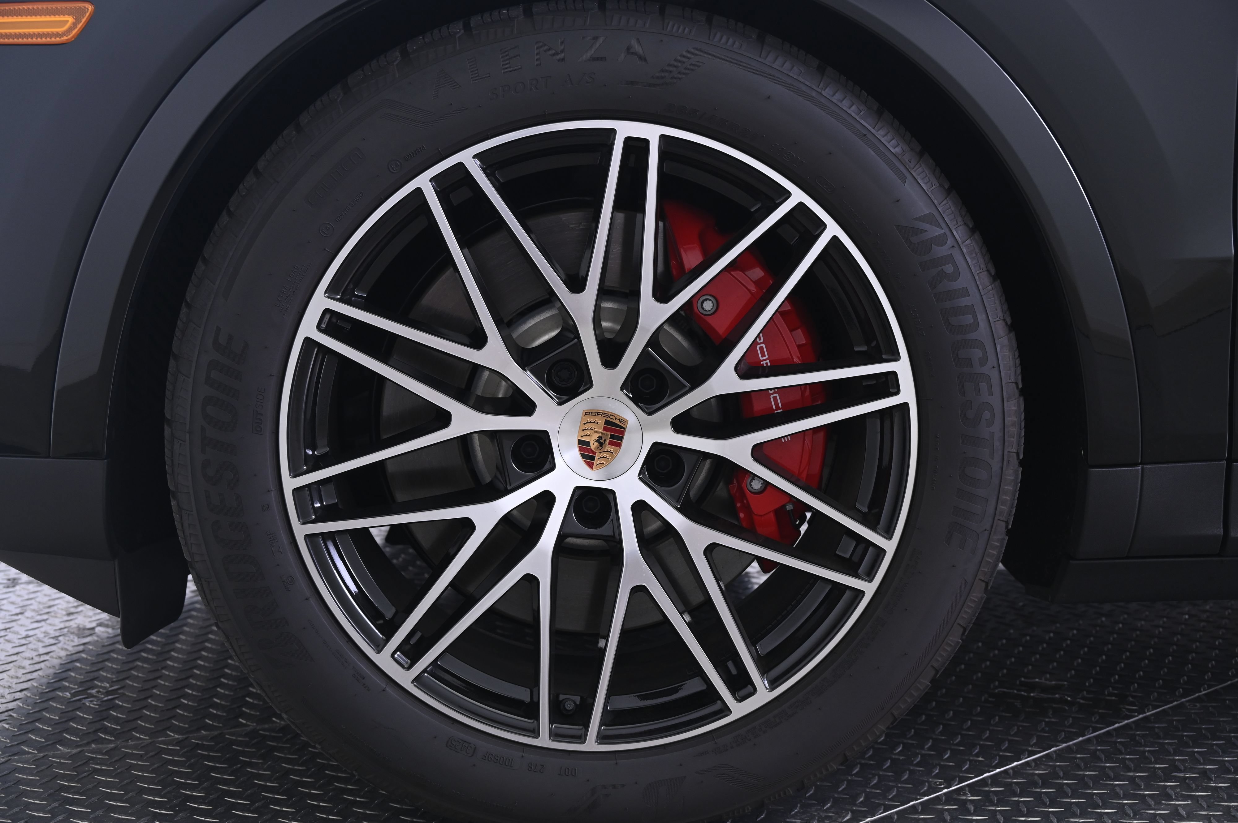 Certified 2026 Porsche Cayenne S AWD/4WD image 11