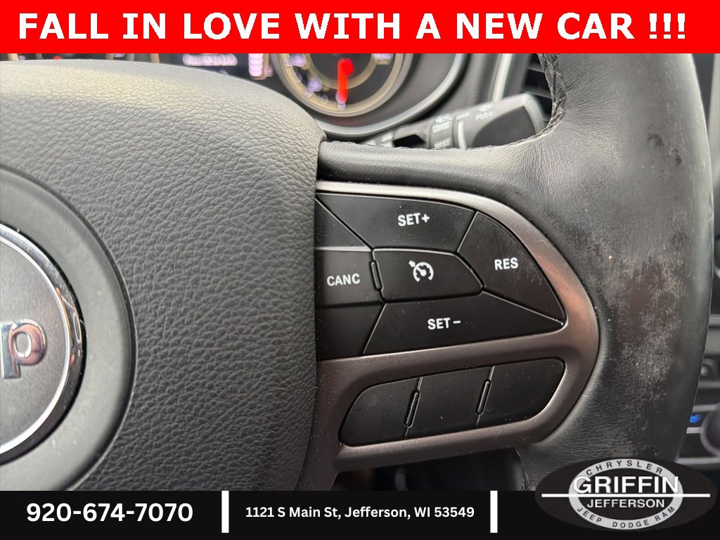 Used 2019 Jeep Cherokee Latitude w/ Cold Weather Group image 17