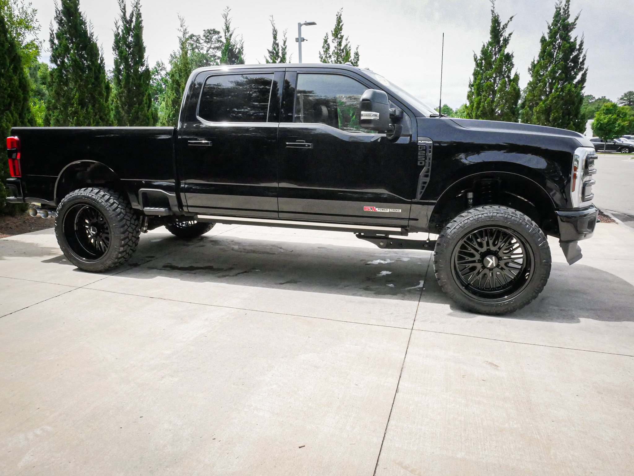 Used 2025 Ford F250 Platinum AWD/4WD image 11