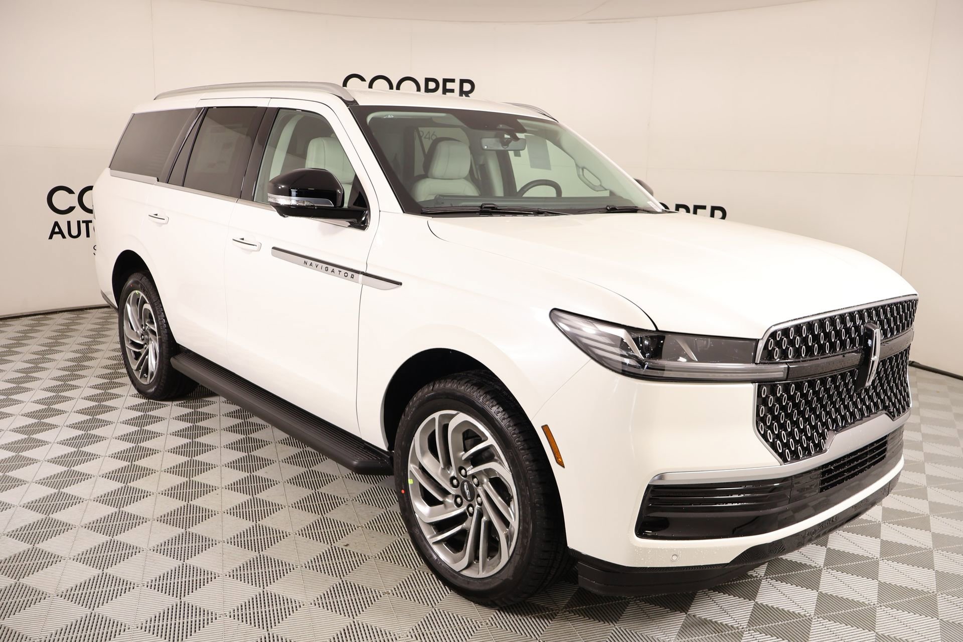 New 2026 Lincoln Navigator Premiere image 1