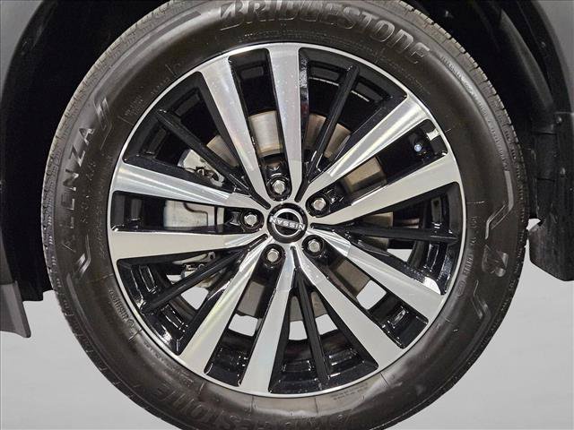 Used 2025 Nissan Pathfinder Platinum AWD/4WD image 23