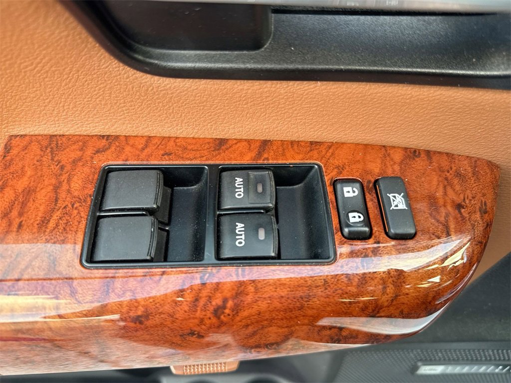 Used 2020 Toyota Sequoia Platinum image 15