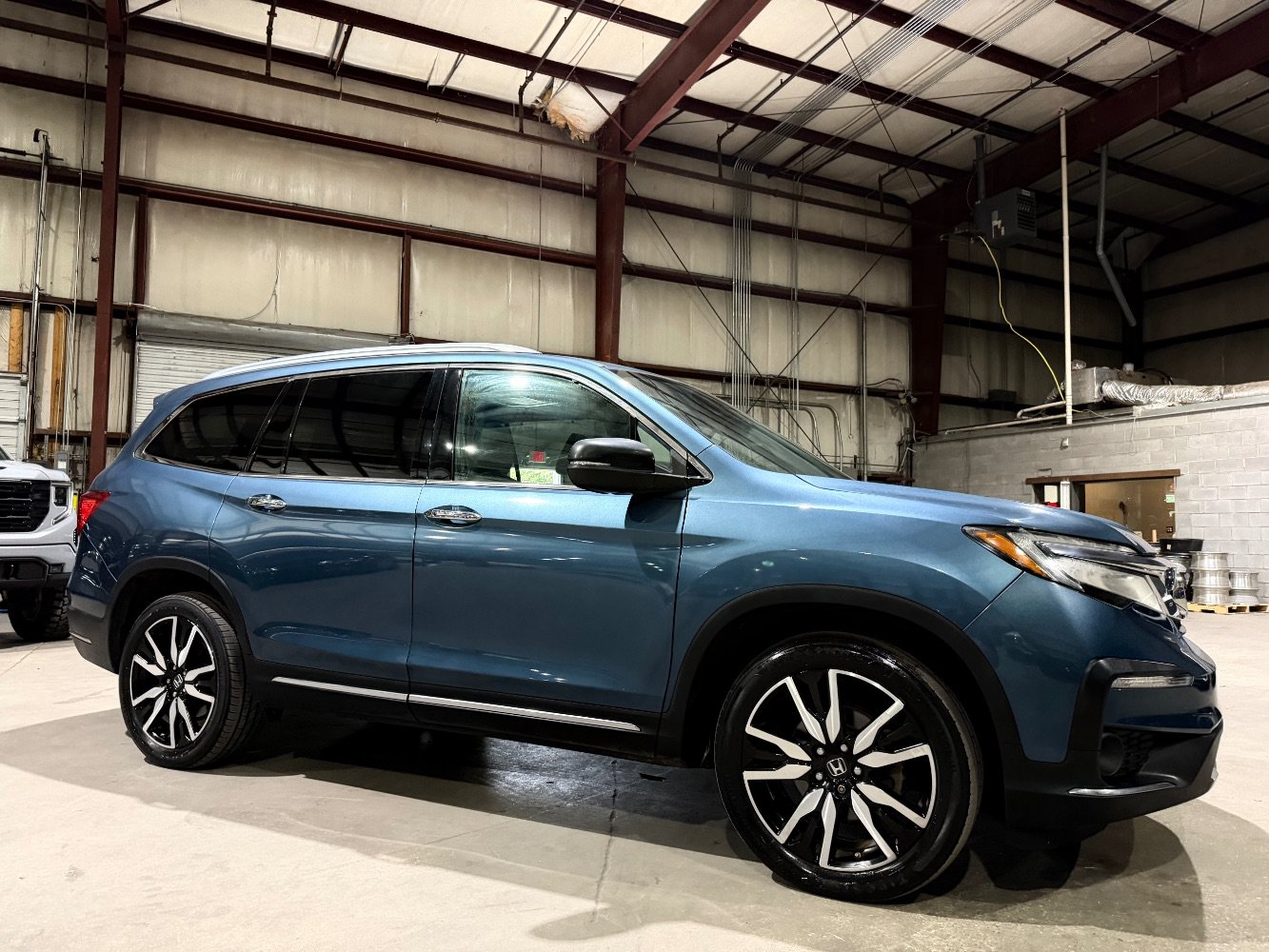 Used 2019 Honda Pilot Touring image 3