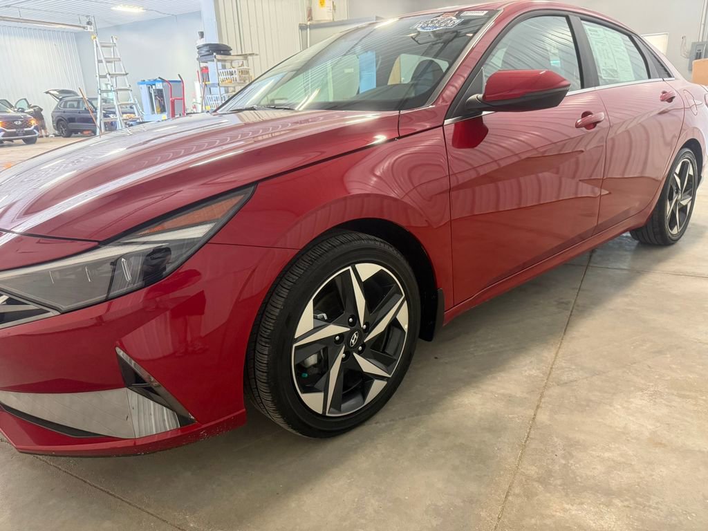 Certified 2023 Hyundai Elantra Limited w/ Cargo Package FWD image 7