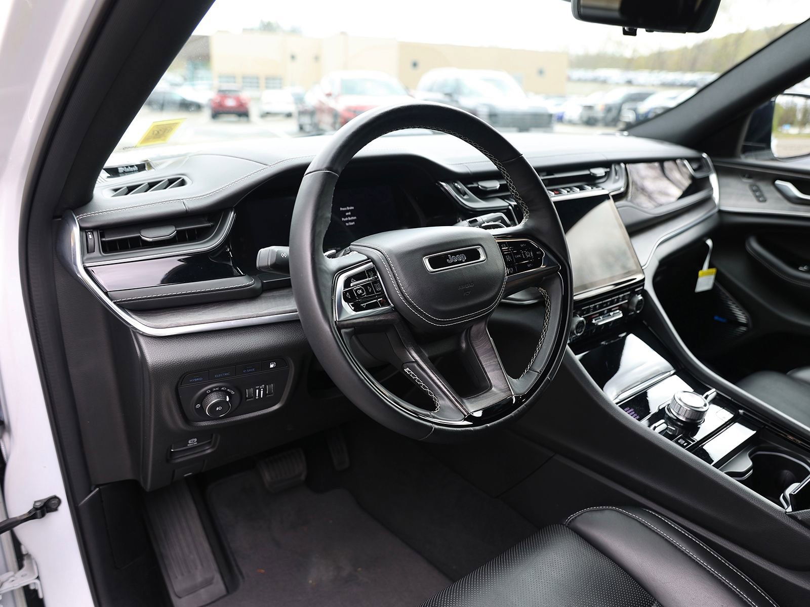 Used 2022 Jeep Grand Cherokee Overland w/ Advanced Protech Group III AWD/4WD image 20