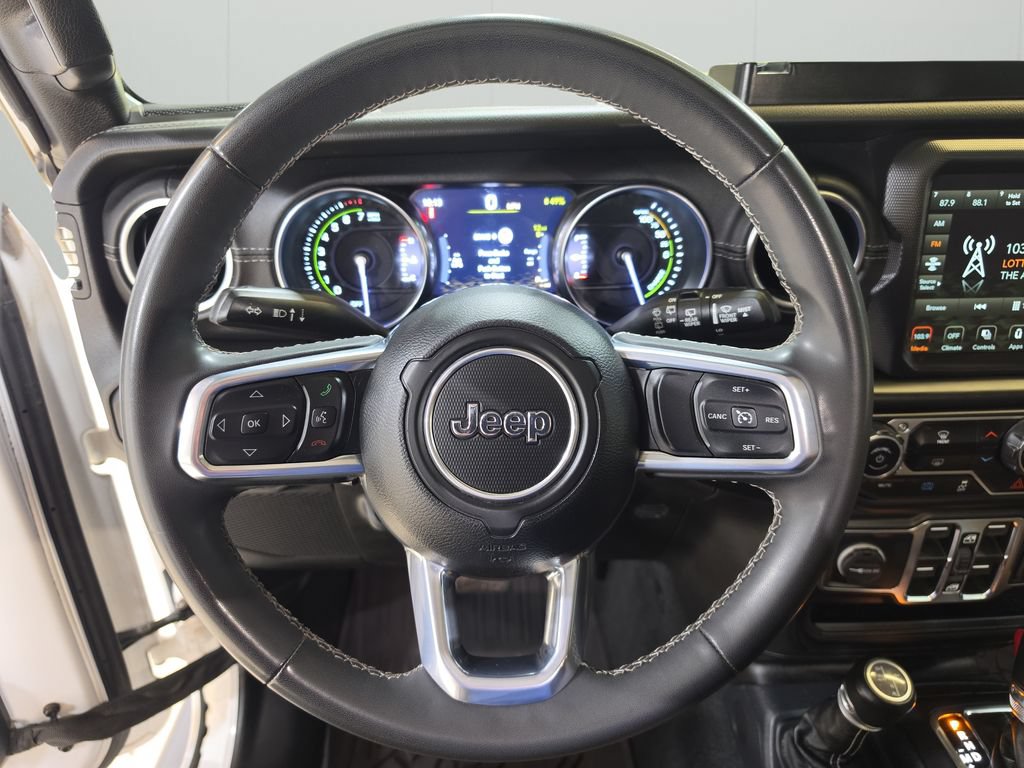 Used 2023 Jeep Wrangler Unlimited Sahara AWD/4WD image 21