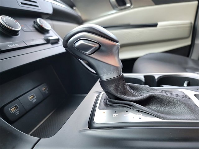 Used 2023 Kia Carnival LX image 31