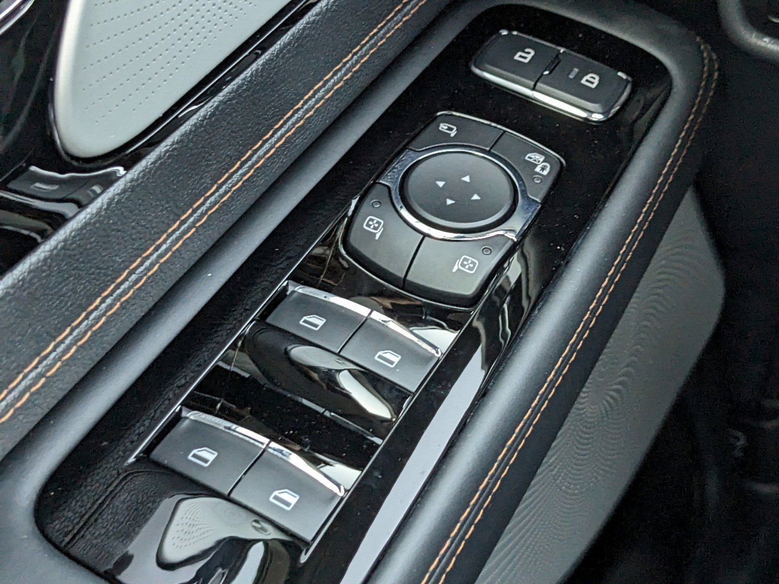 New 2025 Lincoln Aviator Black Label image 28