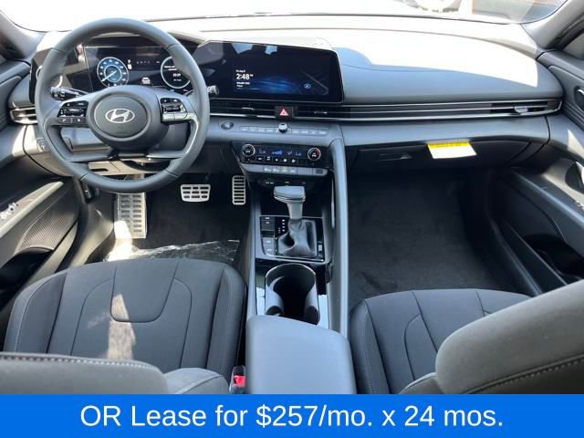 New 2025 Hyundai Elantra SEL image 17