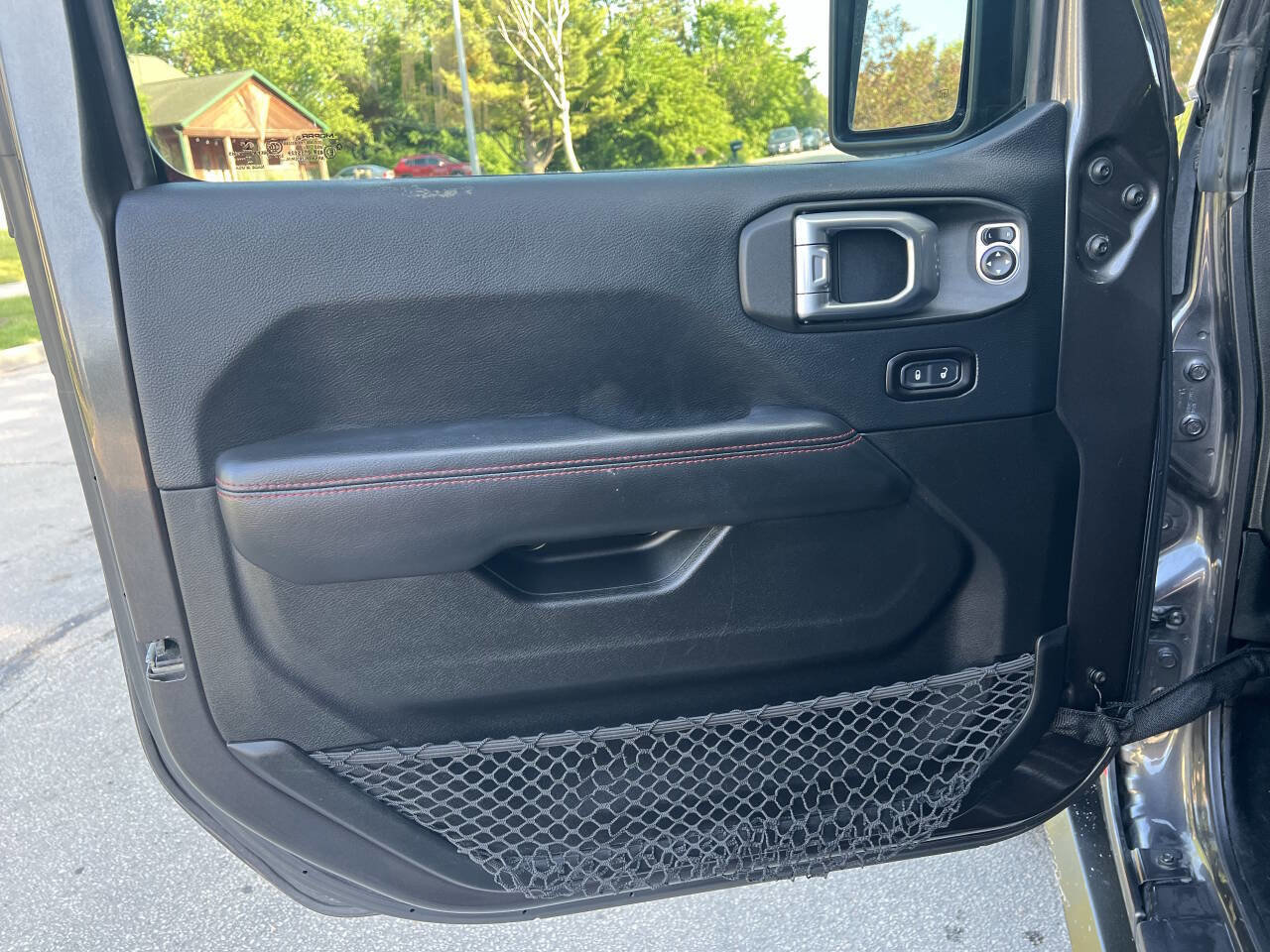 Used 2018 Jeep Wrangler Unlimited Rubicon AWD/4WD image 15