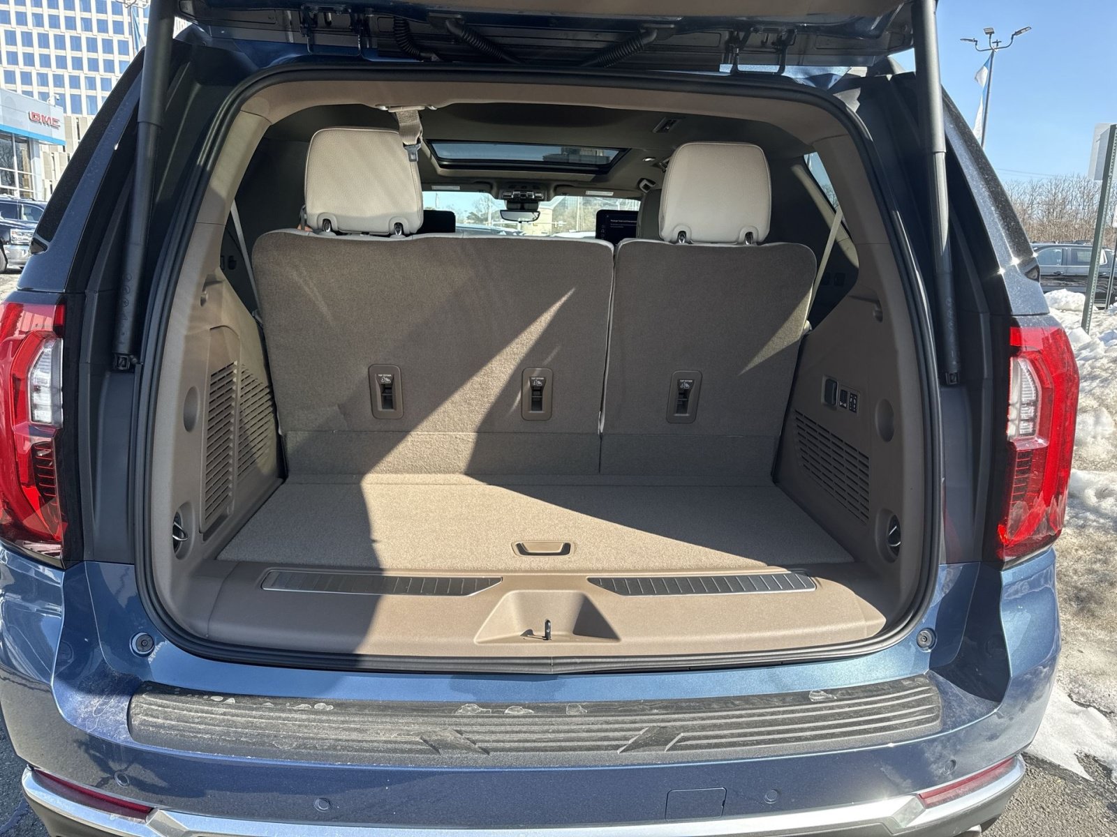 New 2026 GMC Yukon Denali w/ Denali Reserve Package AWD/4WD image 27