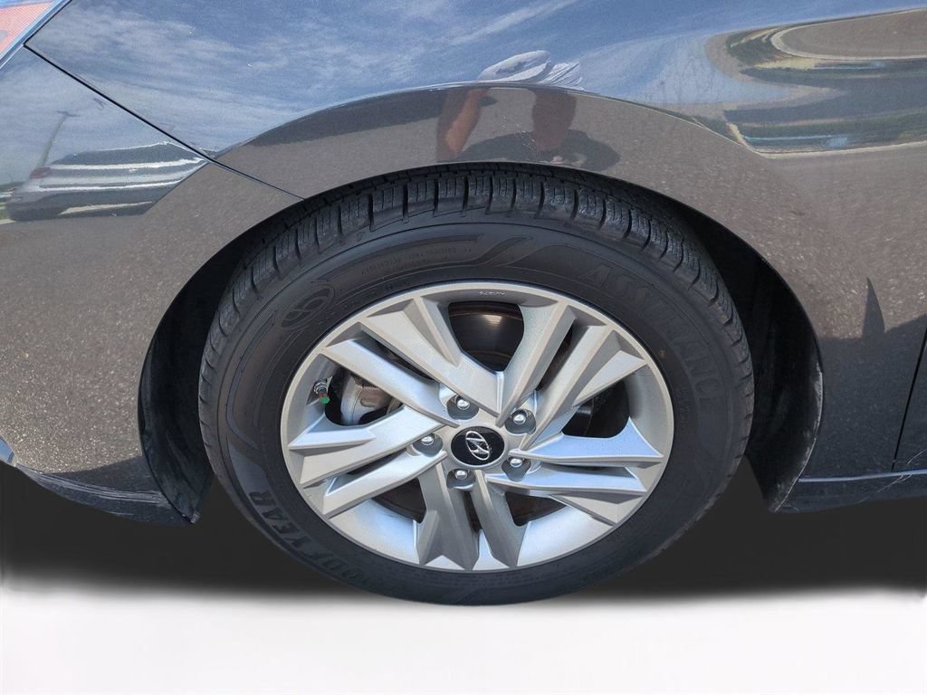 Used 2020 Hyundai Elantra Value Edition FWD image 11