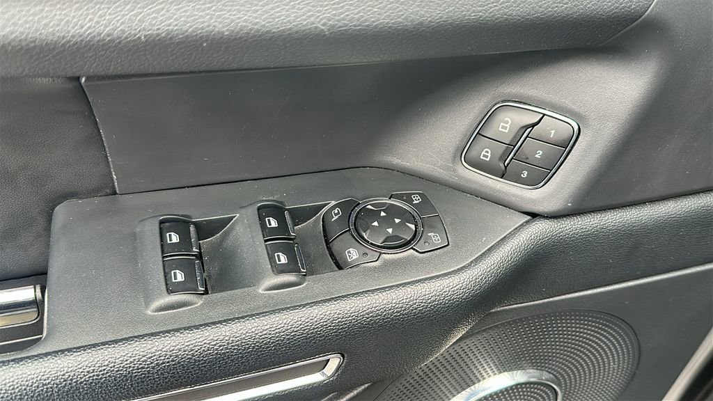 Used 2024 Ford Expedition XLT image 12