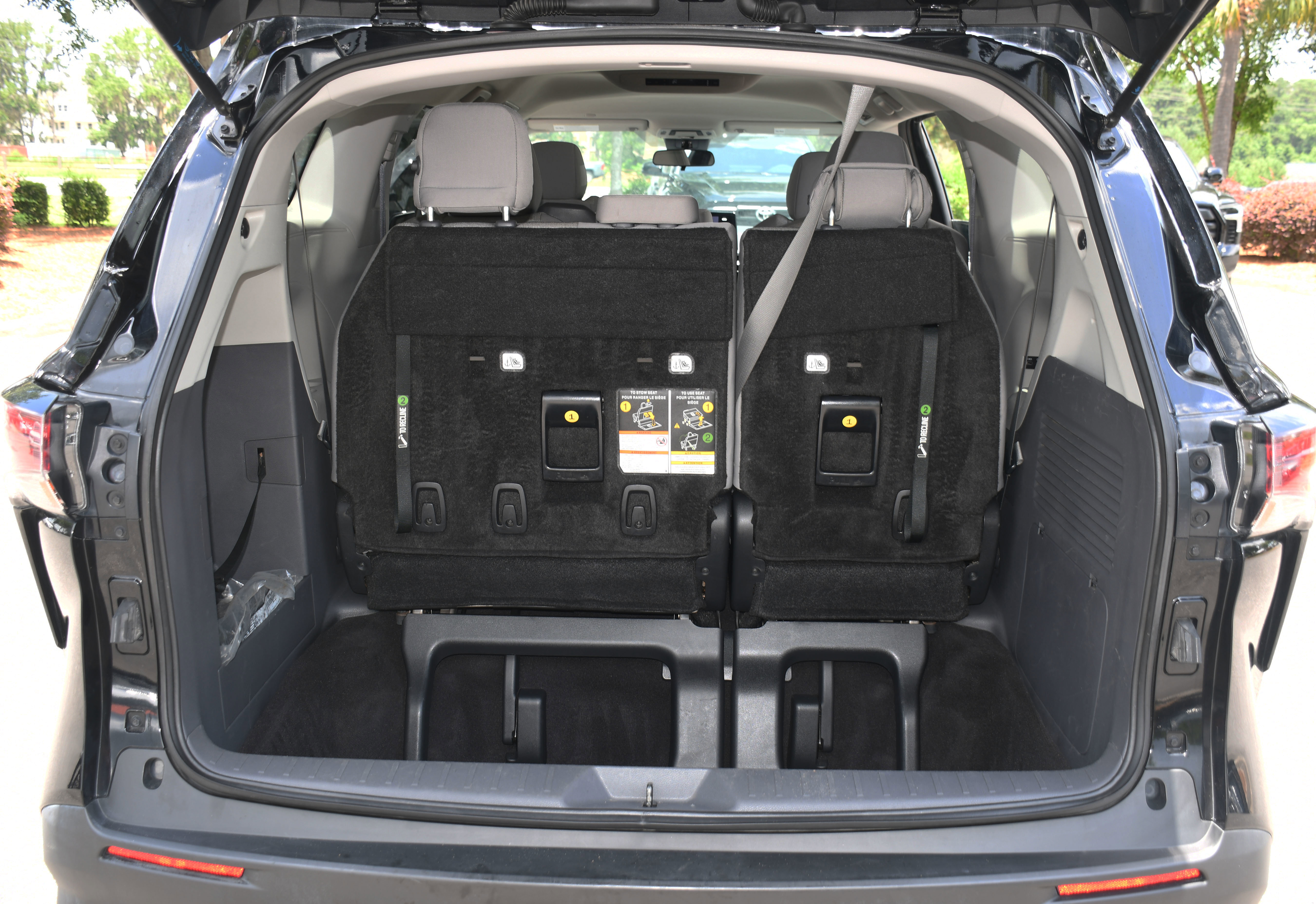 Used 2023 Toyota Sienna LE image 16