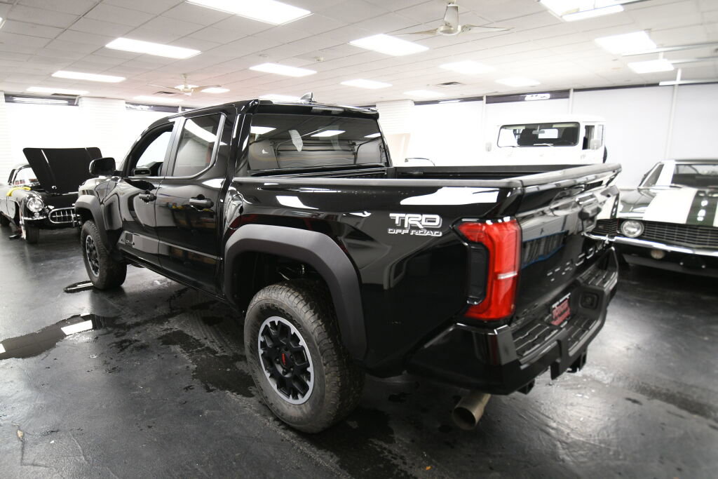 Used 2024 Toyota Tacoma TRD Off-Road image 5