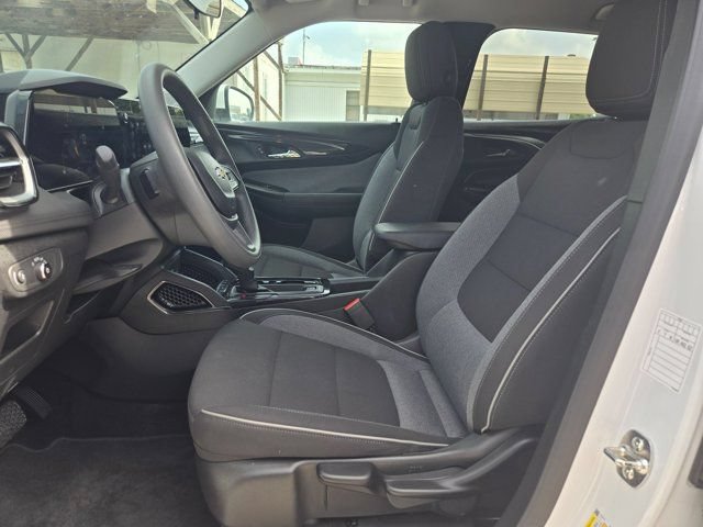 Used 2025 Chevrolet TrailBlazer LT AWD/4WD image 23