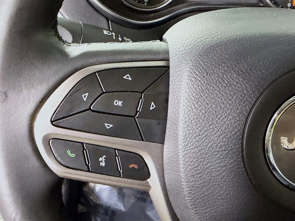 Used 2019 Jeep Cherokee Latitude Plus w/ Comfort/Convenience Group image 19