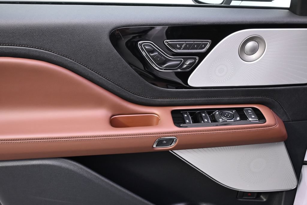 New 2026 Lincoln Aviator Reserve AWD/4WD image 23