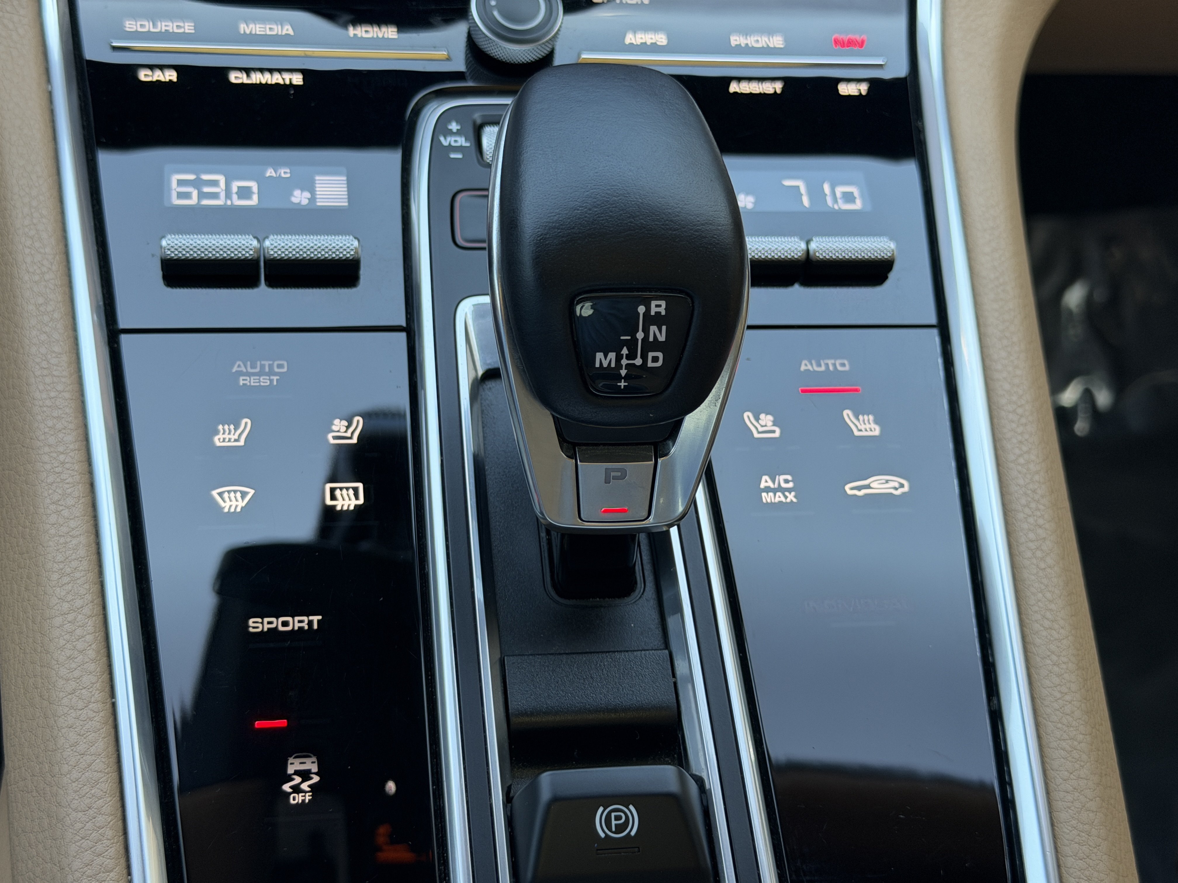 Certified 2021 Porsche Panamera 4S AWD/4WD image 28