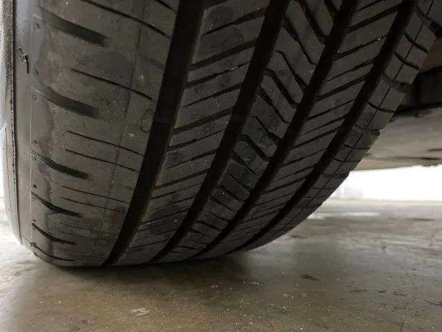 Used 2023 BMW iX xDrive50 AWD/4WD image 98