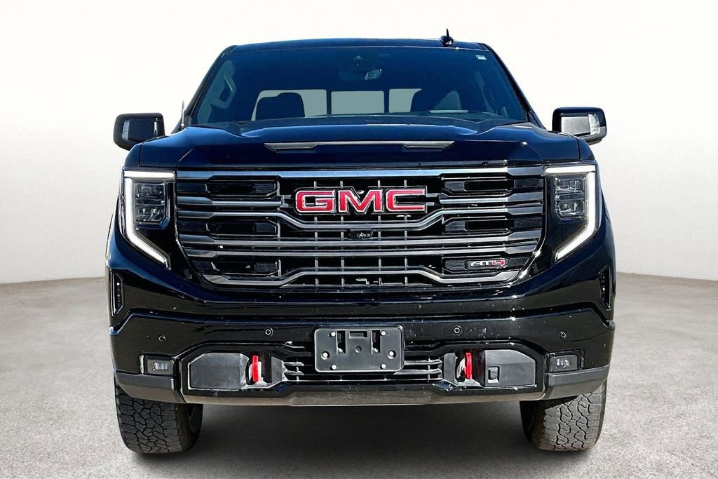 Used 2025 GMC Sierra 1500 AT4 w/ AT4 Premium Package AWD/4WD image 4