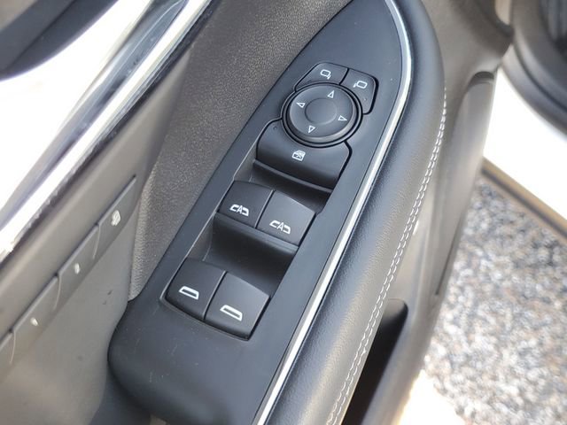 Used 2022 Buick Envision Essence w/ Safety Package image 16