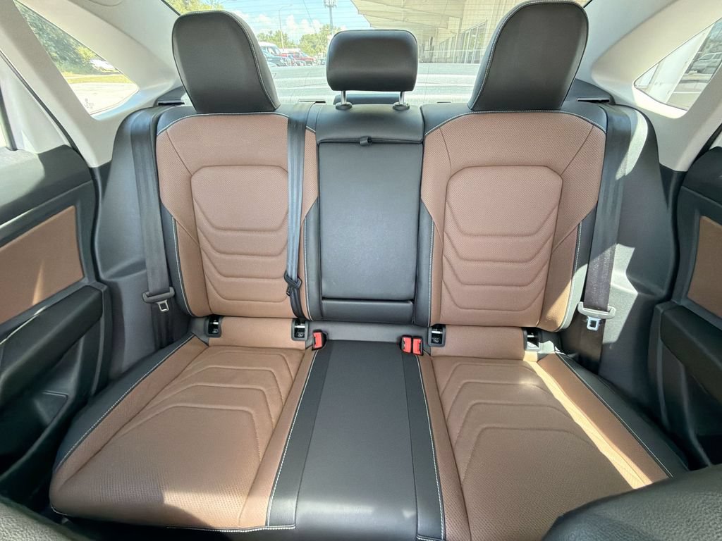 Used 2025 Volkswagen Jetta SEL FWD image 14