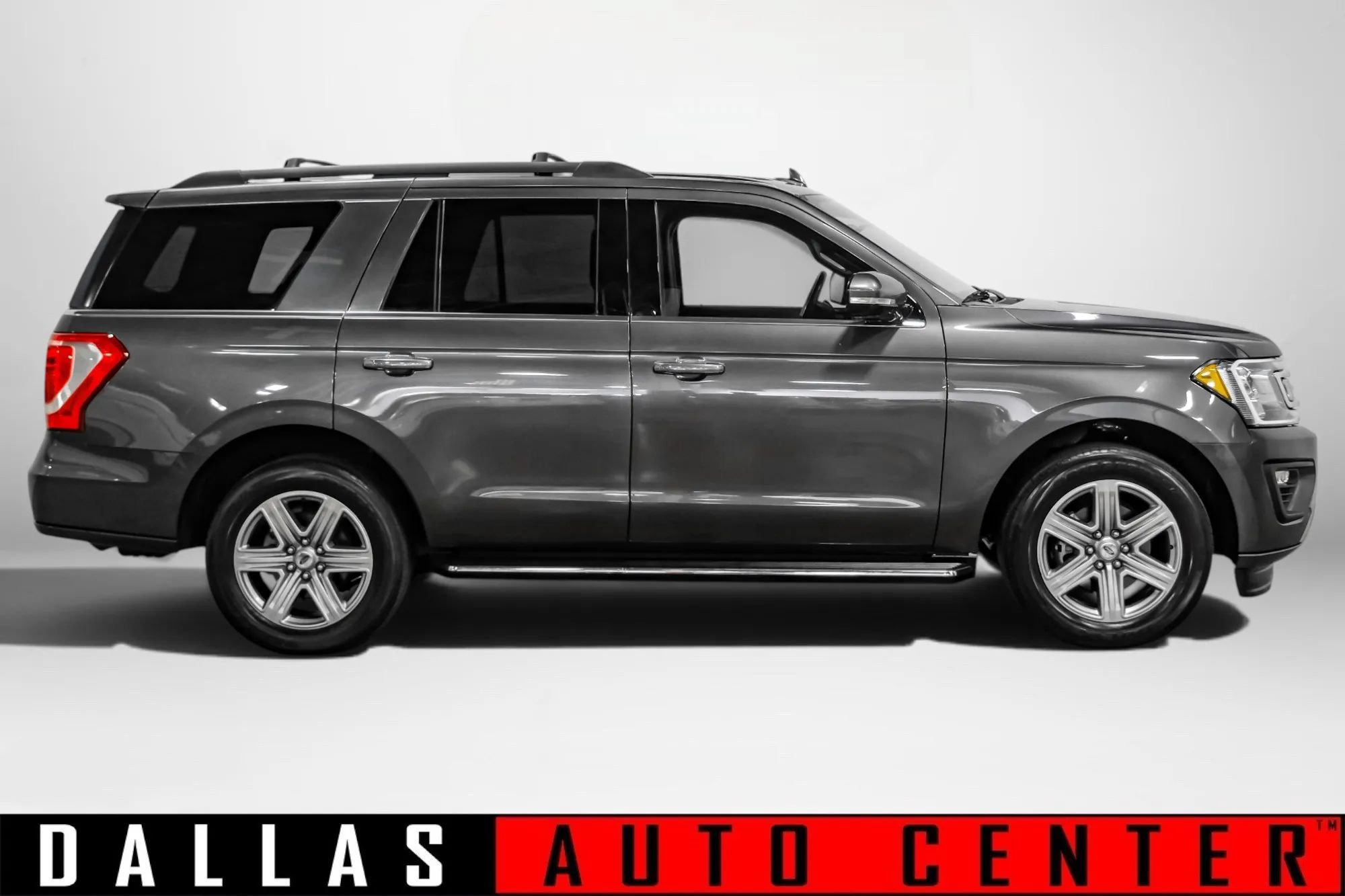 Used 2019 Ford Expedition XLT w/ Equipment Group 202A RWD image 4