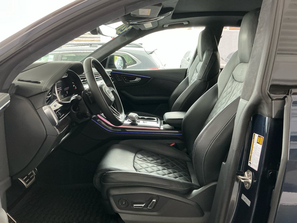 Used 2023 Audi SQ8 Prestige AWD/4WD image 30
