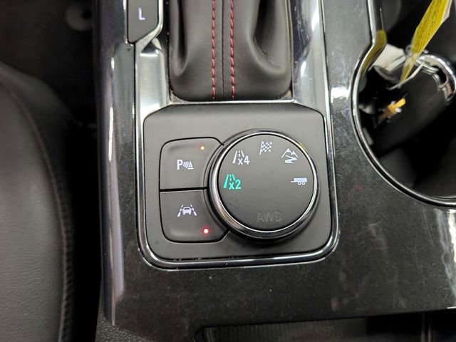 Used 2025 Chevrolet Blazer RS AWD/4WD image 29