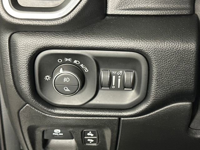 Used 2021 RAM 1500 Laramie w/ Sport Appearance Package image 19