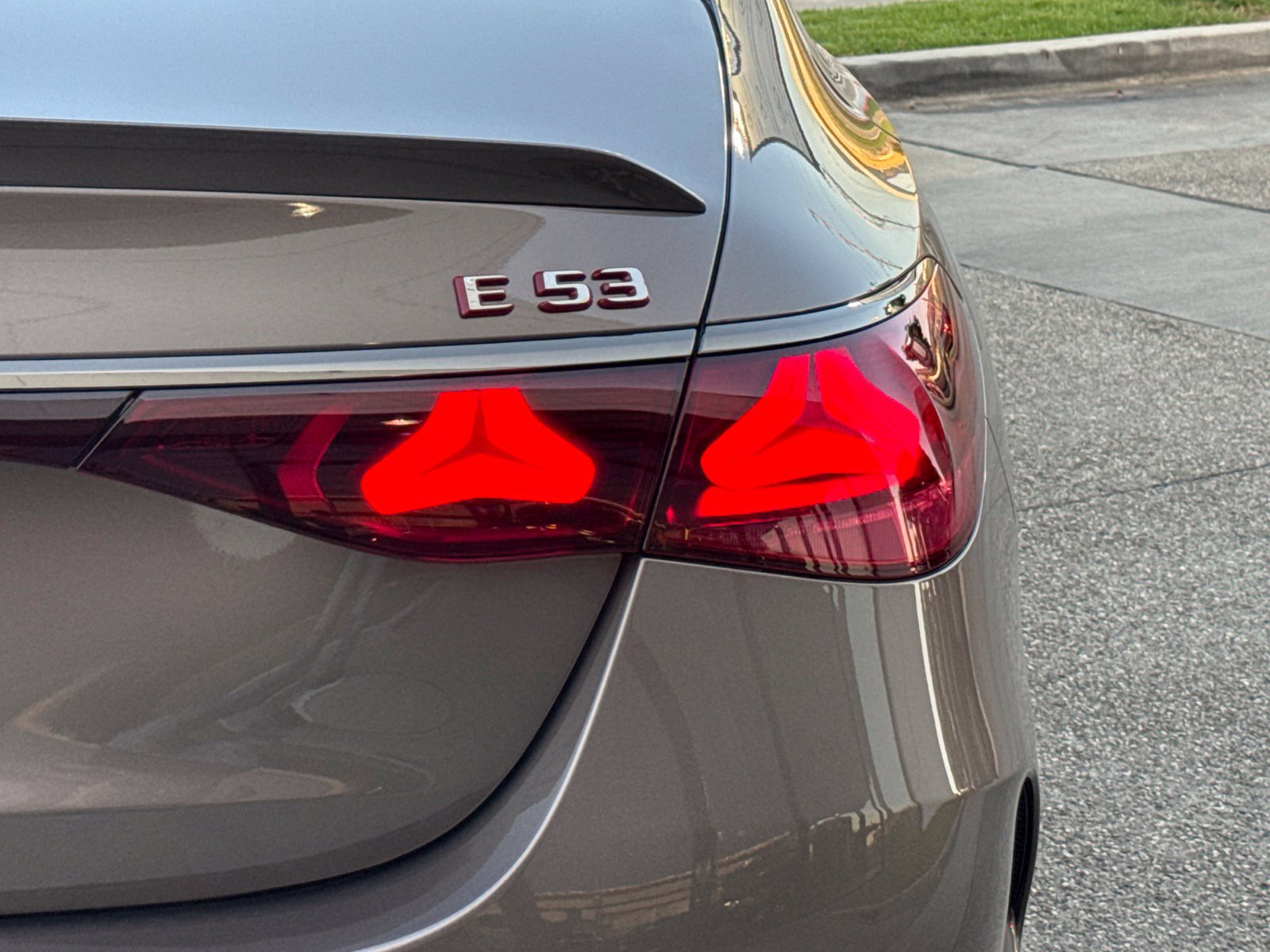 New 2027 Mercedes-Benz E 53 AMG e 4MATIC Sedan image 11