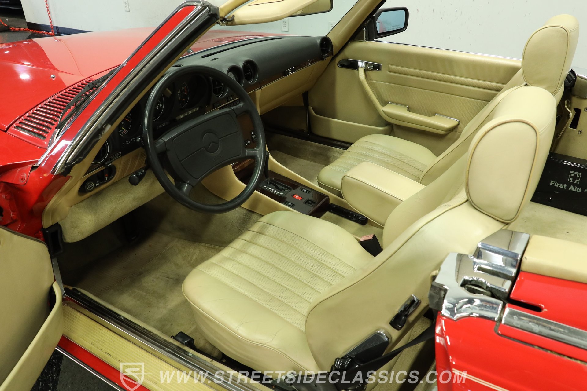 Used 1989 Mercedes-Benz 560 SL image 4