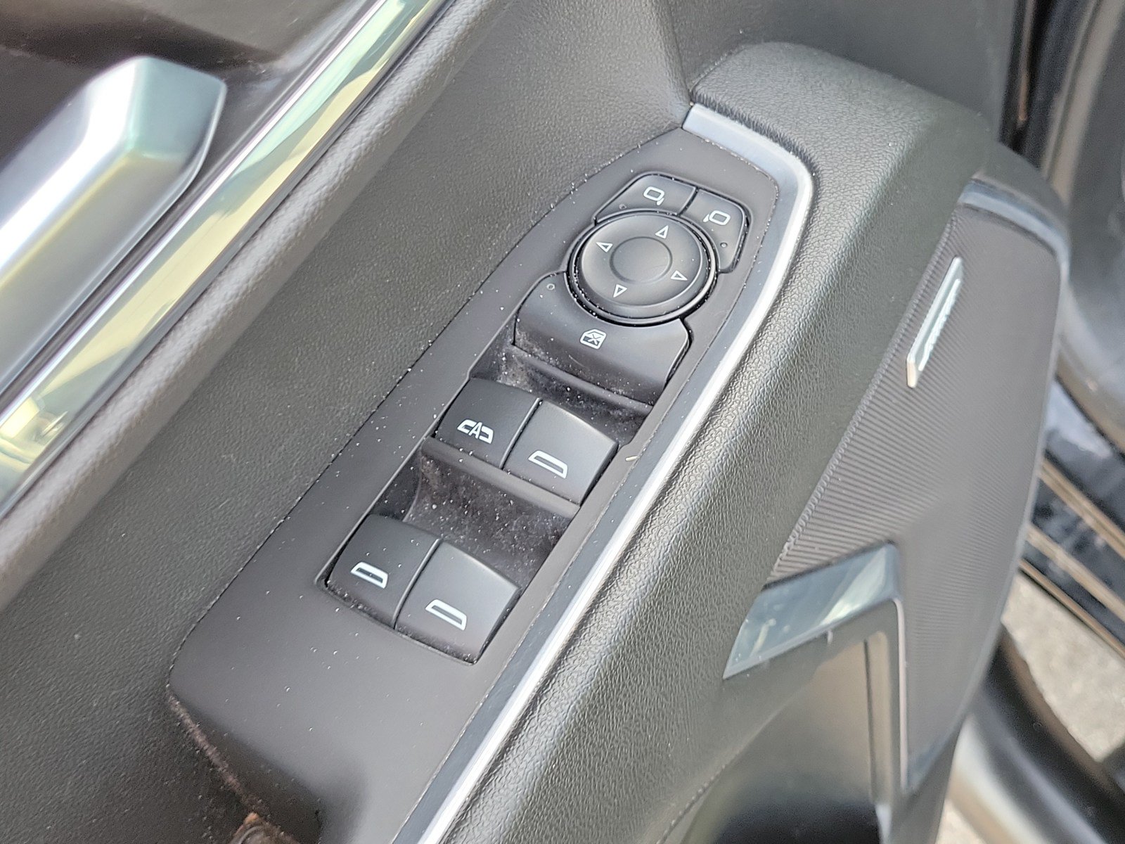 Used 2024 Chevrolet Silverado 1500 RST w/ Rally Edition AWD/4WD image 14