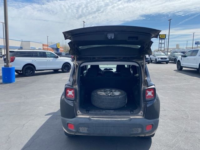 Used 2018 Jeep Renegade Latitude w/ Cold Weather Group image 5