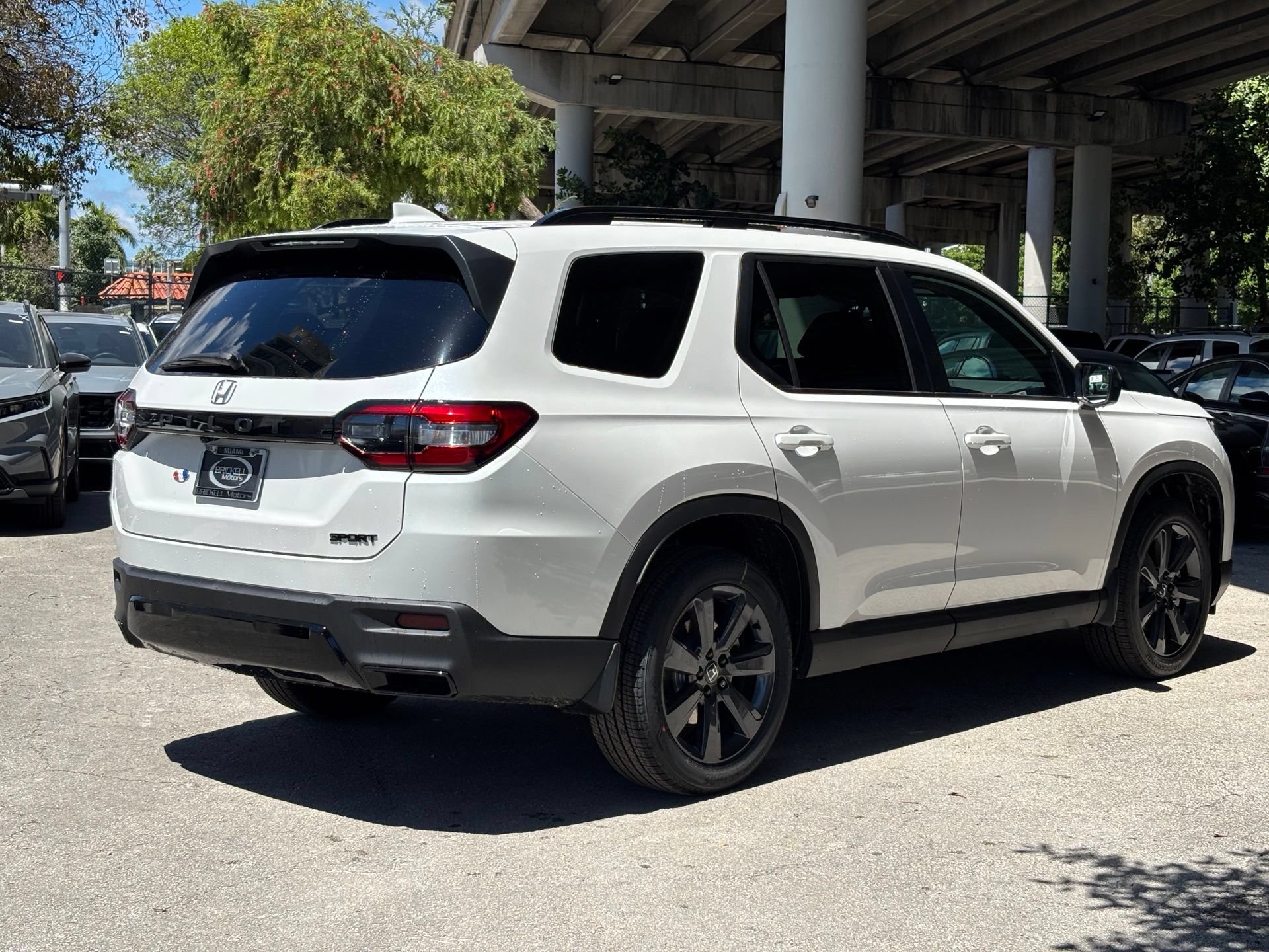 New 2026 Honda Pilot Sport image 5