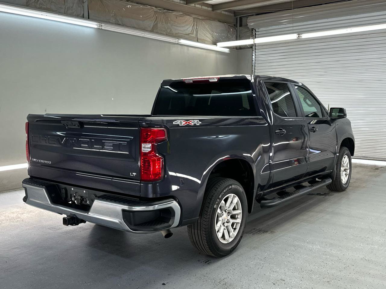 Used 2024 Chevrolet Silverado 1500 LT AWD/4WD image 7