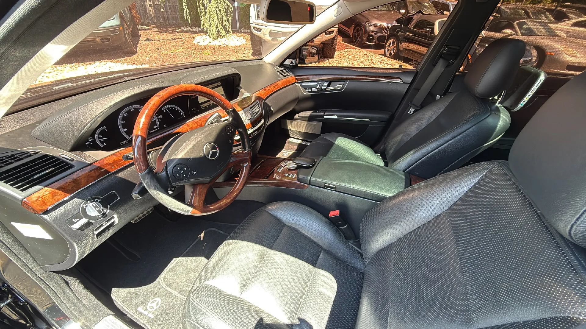 Used 2011 Mercedes-Benz S 550 4MATIC image 17
