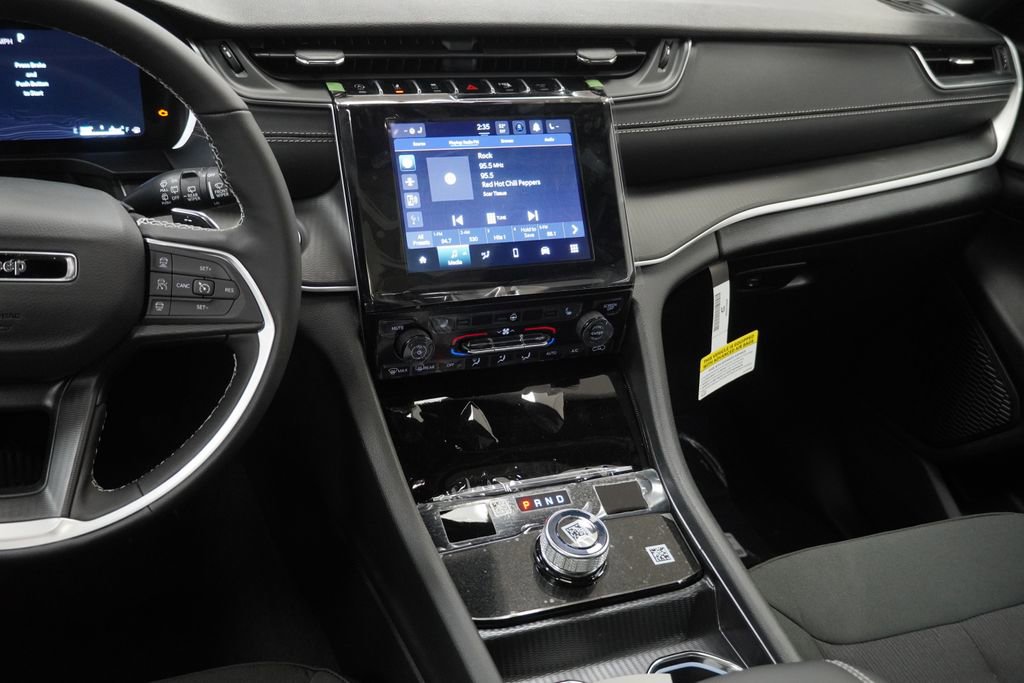 New 2026 Jeep Grand Cherokee Laredo AWD/4WD image 21