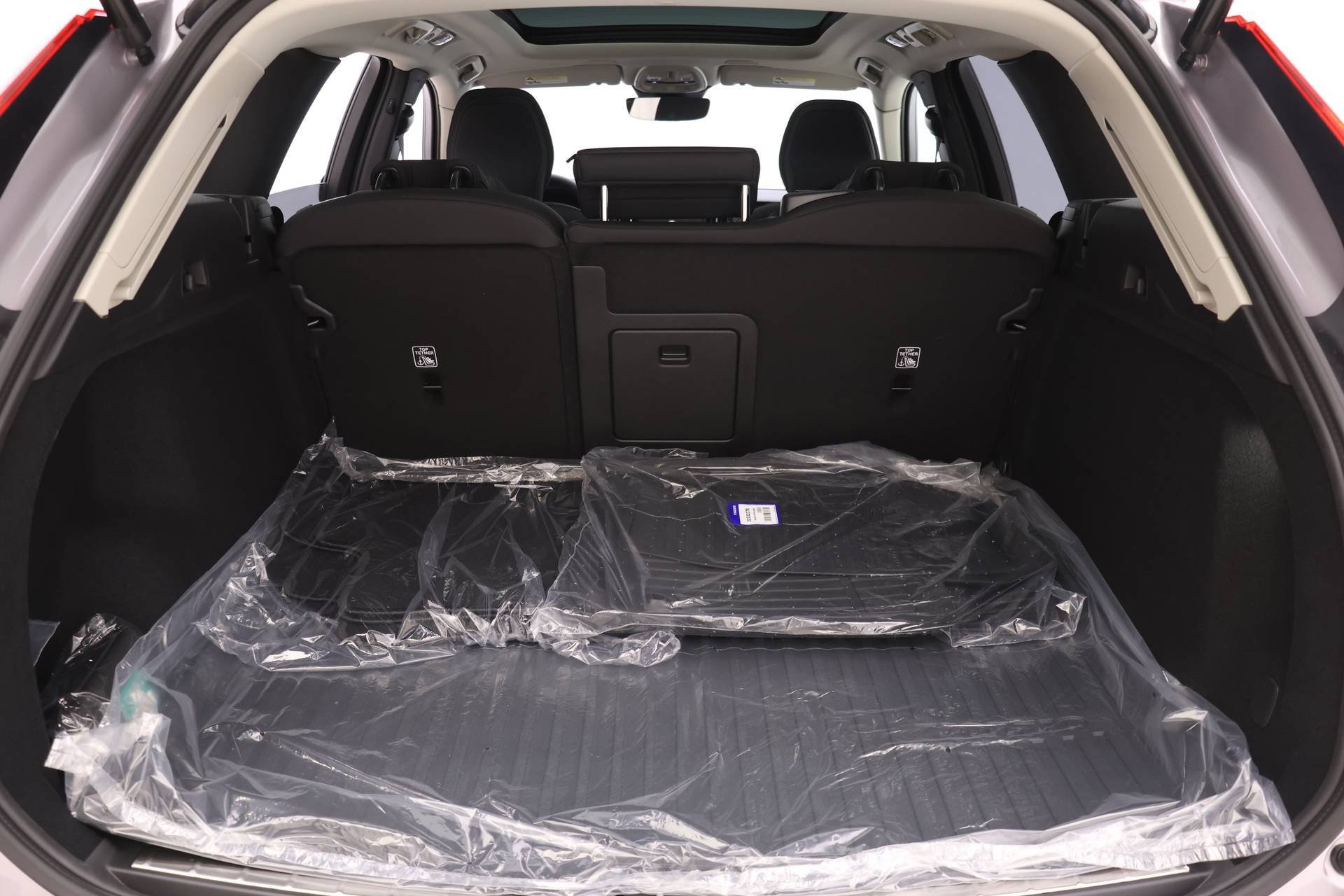New 2026 Volvo XC60 B5 Plus w/ Protection Package Premier image 14